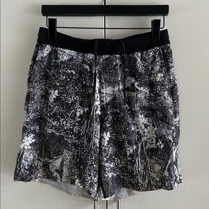 Lululemon Channel Cross Short *7" Updated